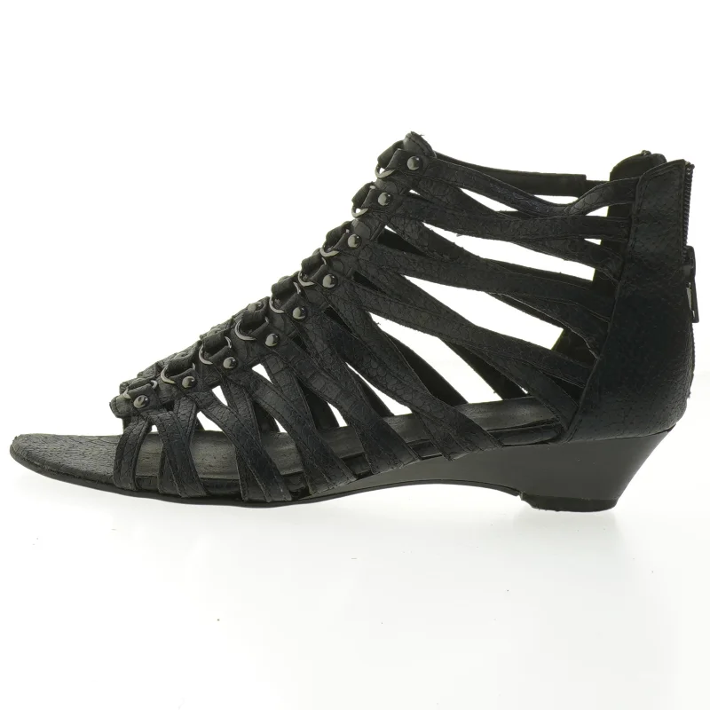 Sorte sandaler med kilehæl (str. 37 )