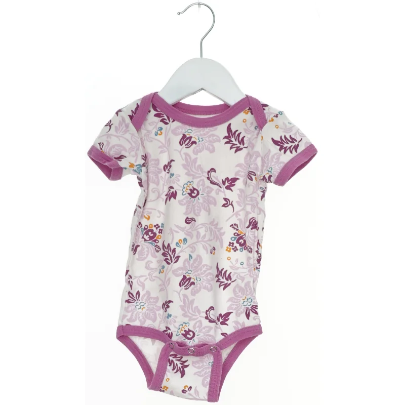 Kortærmet bodystocking med blomsterprint fra Mads & Mette (str. 86)