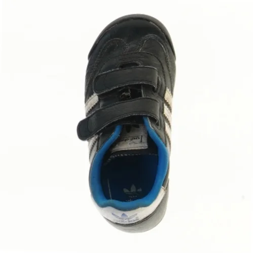 Adidas børnesko str. 24 fra Adidas (str. 24 )