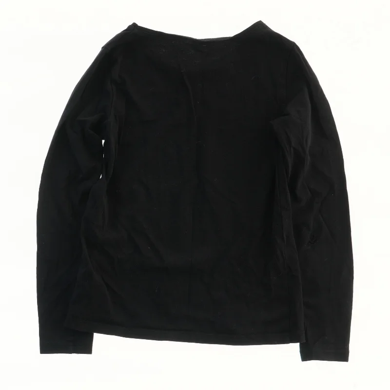 Langærmet sort trøje fra H&M (str. 122)