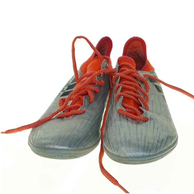 Brugte trænings sko fra Adidas (str. 42 2/3)