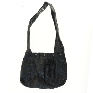 Sort skuldertaske i kunstlæder (str. 37x49 cm)