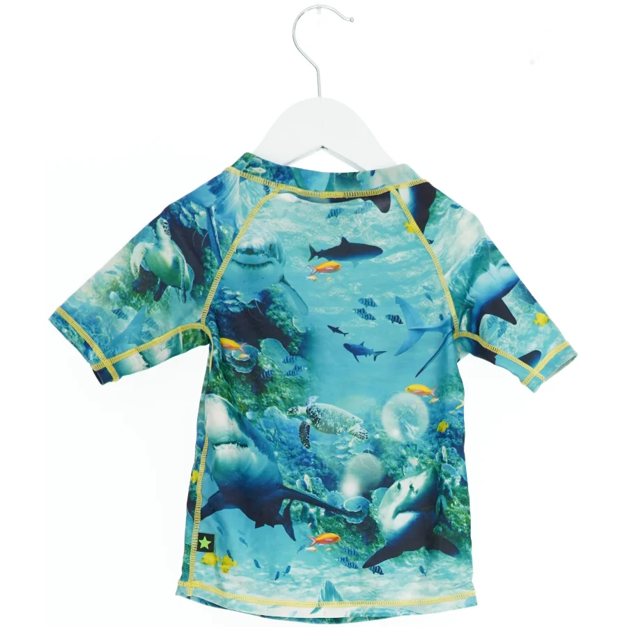 UV-bluse med undervandsmotiv fra Molo (str. 98)