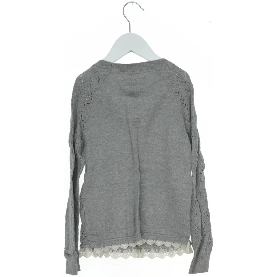 Grå striktrøje med blondekant fra Logg (str. 122)