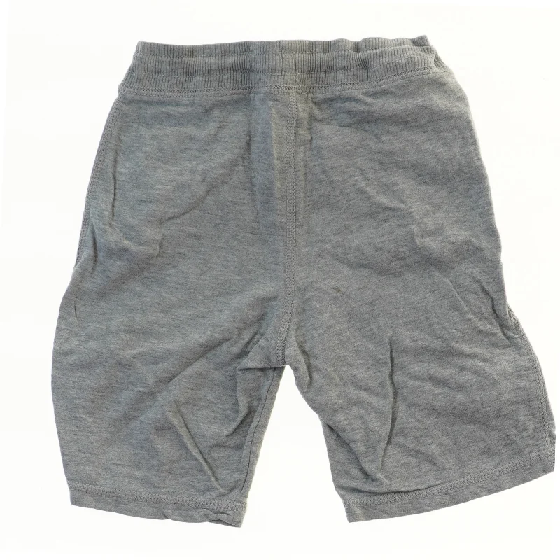 Grå shorts til børn fra H&M (str. 104)