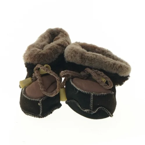 Baby uldfutter (str. sål:11 cm)