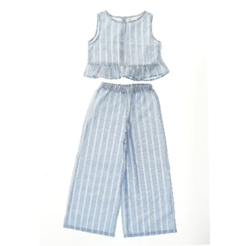 Sommerdragt i lyseblå striber fra SHEIN  (str. 128)