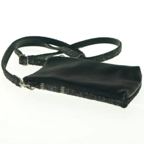 Lille skuldertaske (str. 17 x 14 cm)