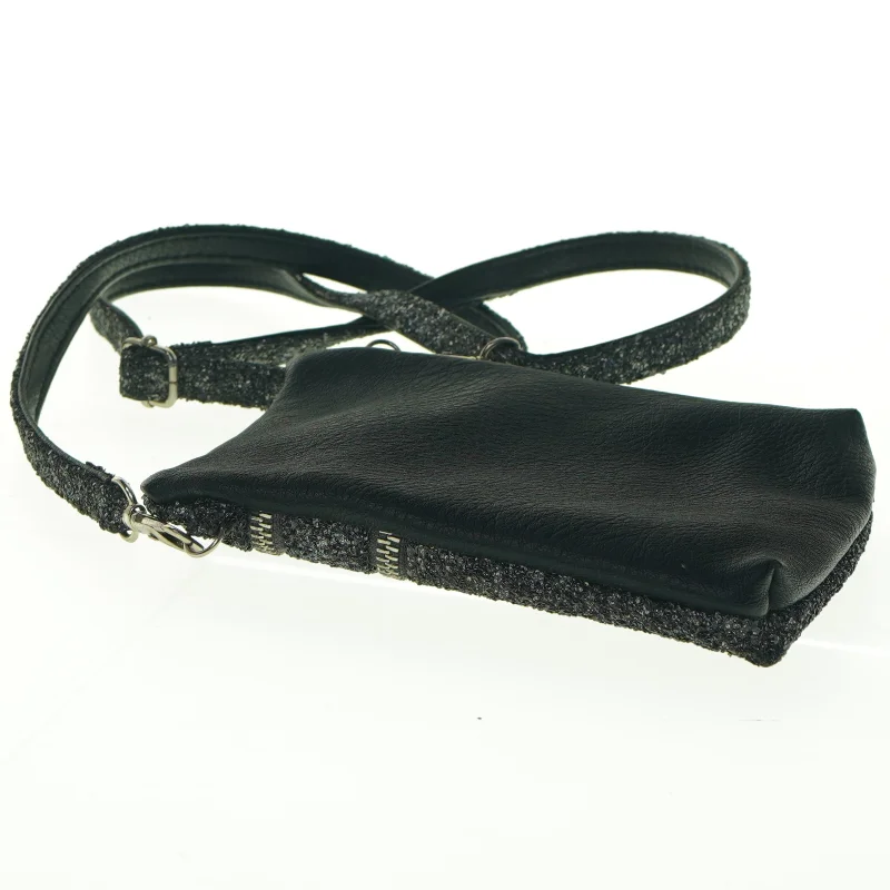 Lille skuldertaske (str. 17 x 14 cm)