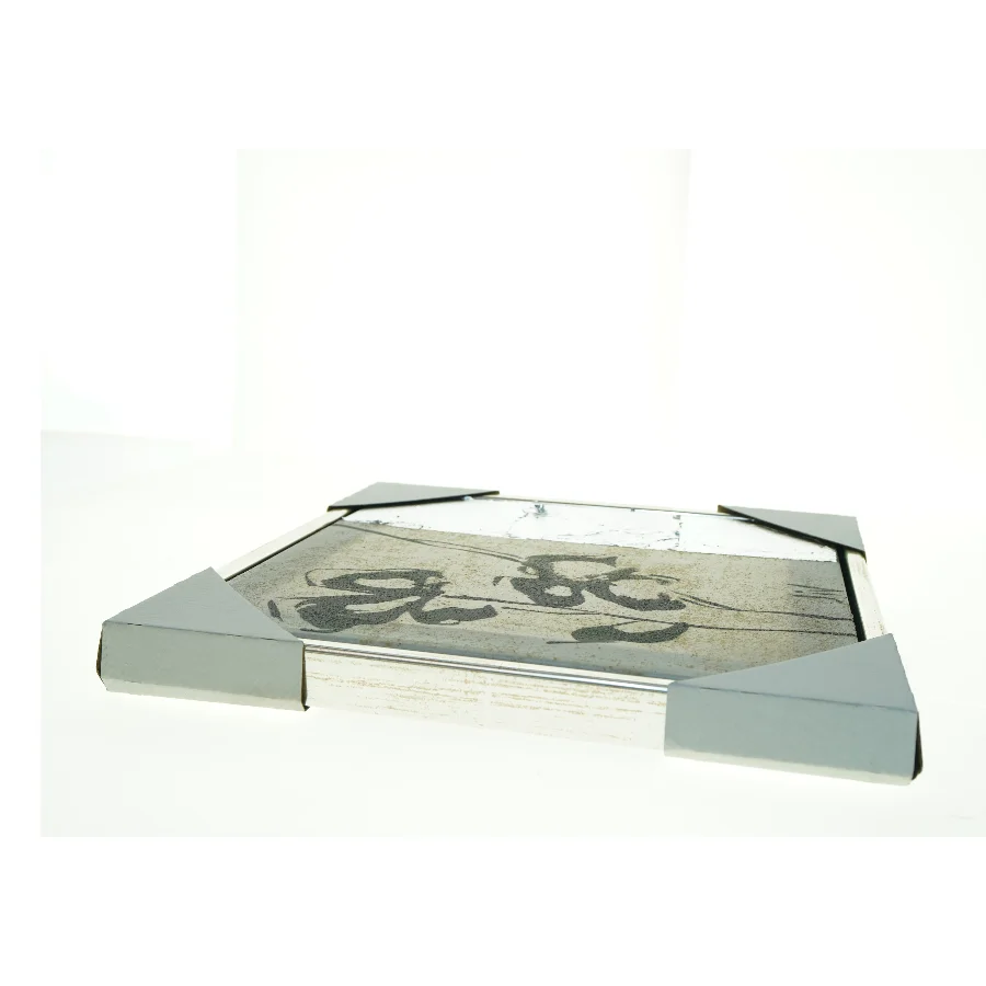 Indrammet tryk med blomstermotiv (str. 44 x 44 cm)