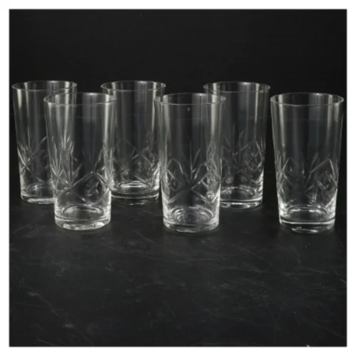 Sæt af seks drikkeglas med mønster (str. 6 styk. ø. 5,5 cm. længde. 10 cm)