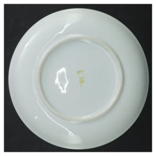 Dekorativ porcelænstallerken med fuglemotiv fra E. M. (str. Ø. 17 cm)