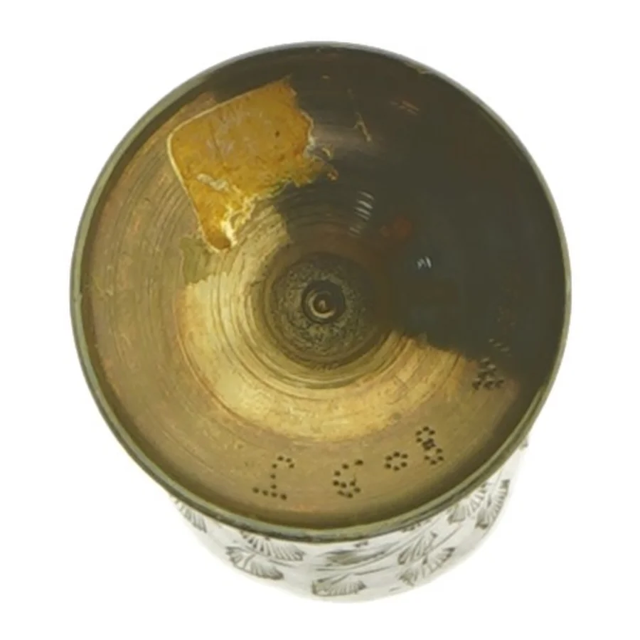 Dekorativ vase i messing (str. 15 cm)