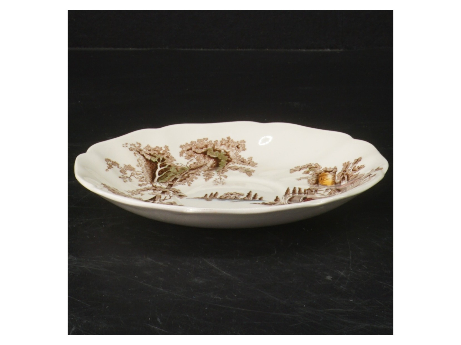 Vintage desserttallerken af Johnson Bros fra Johnson Bros (str. Ø 14,5 cm)