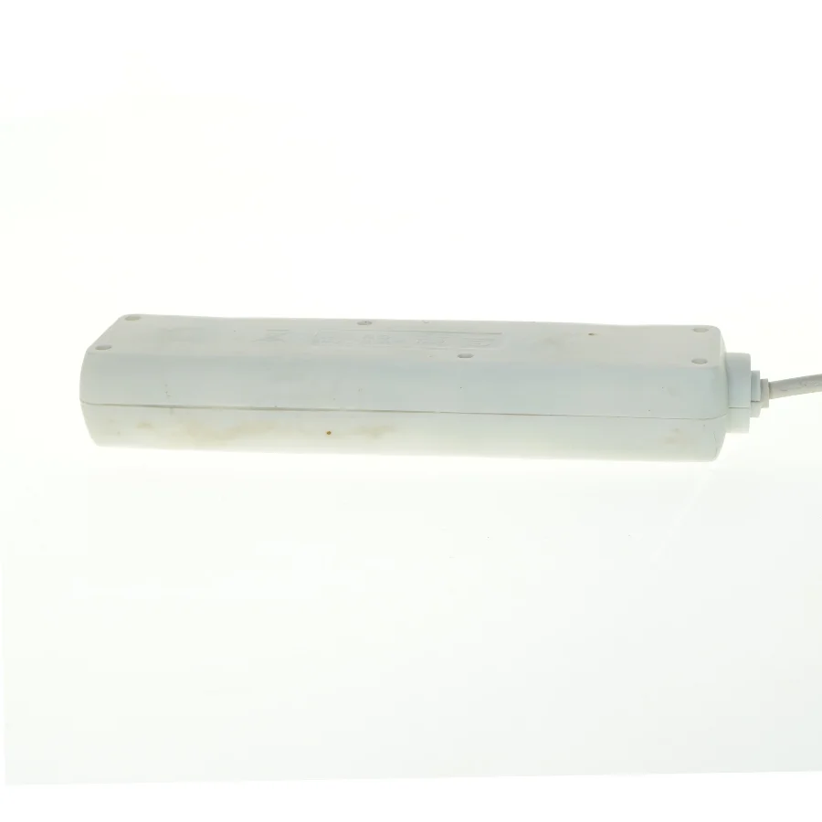 Forlængerledning med 4 stik (str. 140 cm)
