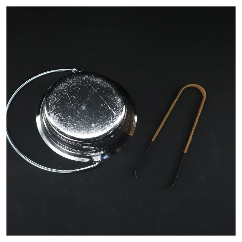 Isspand i metal (str. Ø. 13 cm. længde. 12,5 cm)