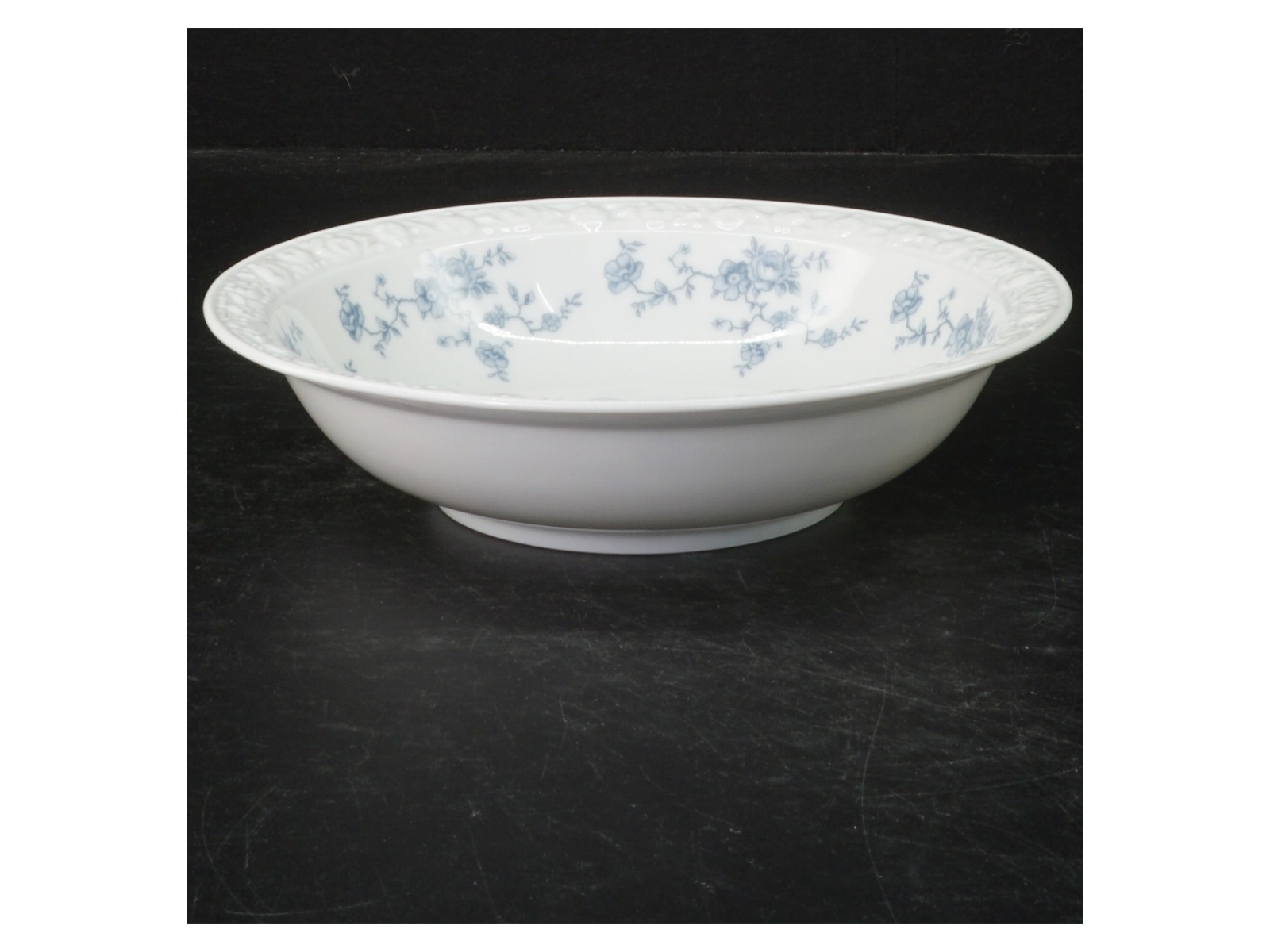 Blåt blomstermønster porcelænstallerken fra Rosenthal (str. Ø. 17 cm)