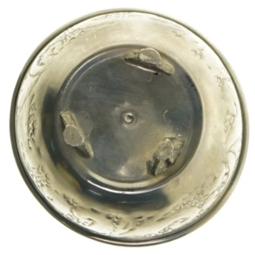 Forgyldt skål med låg og dekorative udskæringer (str. Ø 12 cm)