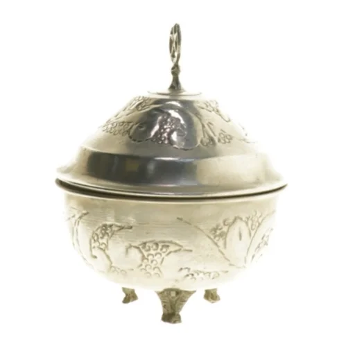 Forgyldt skål med låg og dekorative udskæringer (str. Ø 12 cm)