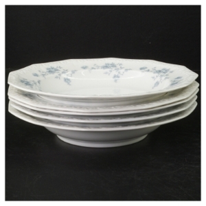 Porcelænstallerken med blomsterdekor fra Rosenthal (str. Ø. 21,5 cm)