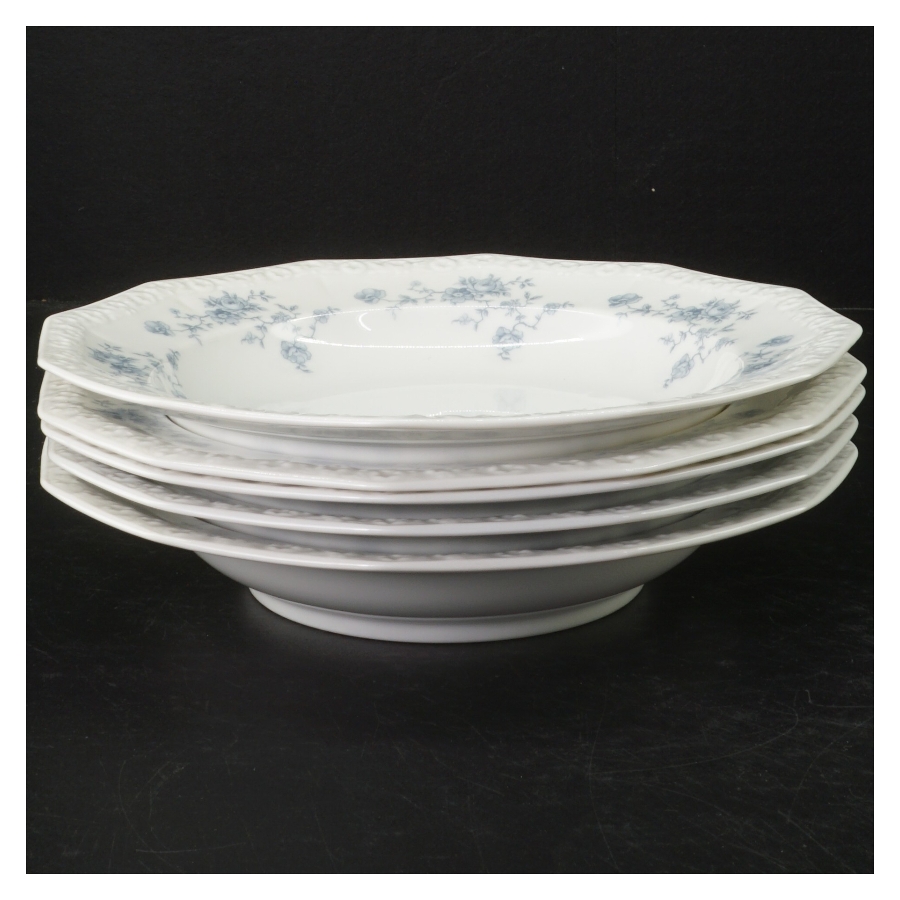 Porcelænstallerken med blomsterdekor fra Rosenthal (str. Ø. 21,5 cm)