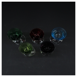 Farvede vinglas (str. 5 styk. ø. 5 cm. længde. 14 cm)