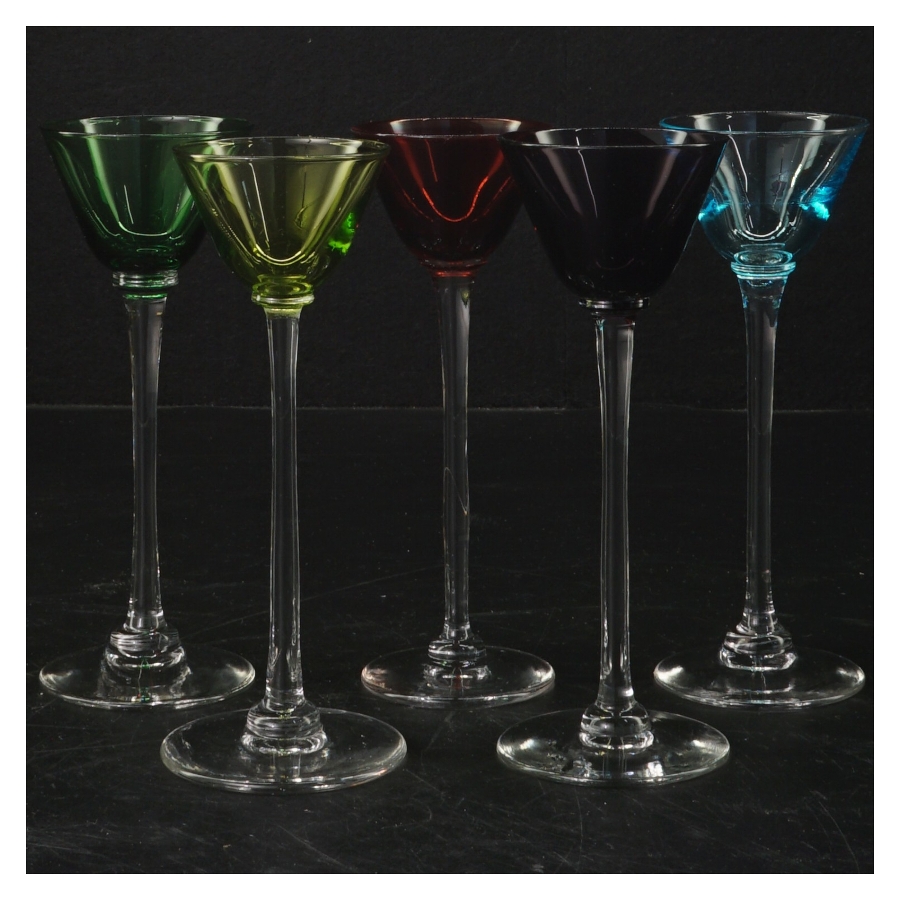 Farvede vinglas (str. 5 styk. ø. 5 cm. længde. 14 cm)