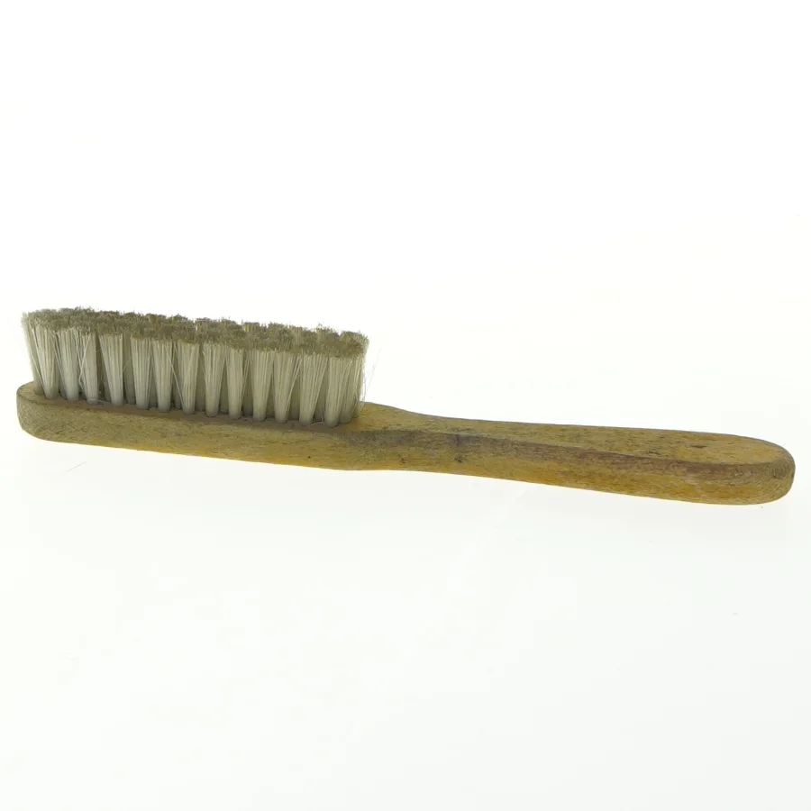 Træbørste (str. 18x2,5 cm)