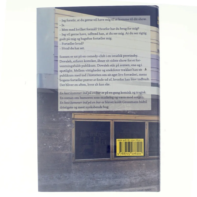 En hest kommer ind på en bar af David Grossman