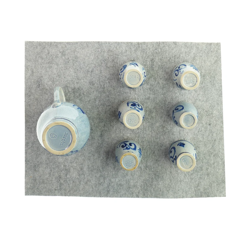 Kande og 6 kopper (str. H 9 og H 20 cm)