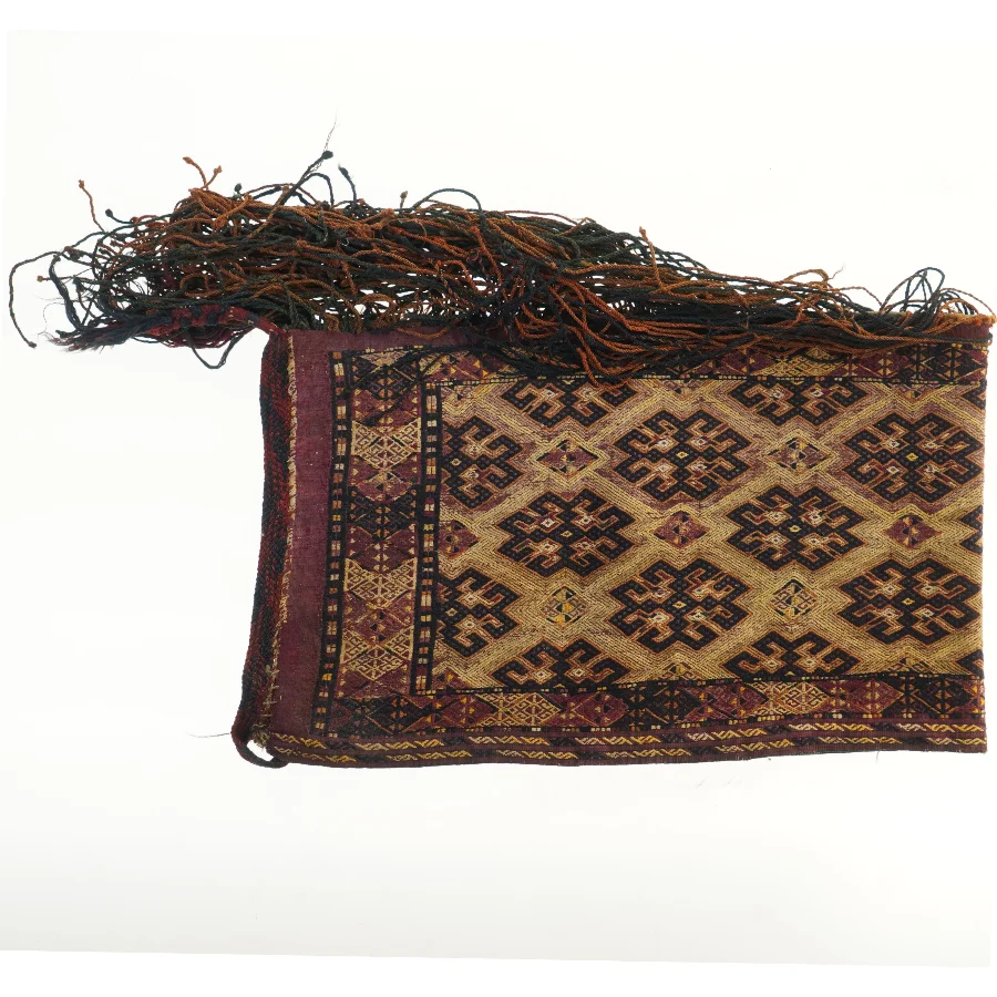 Vævet tekstil med mønster (str. 138x39,5 cm)