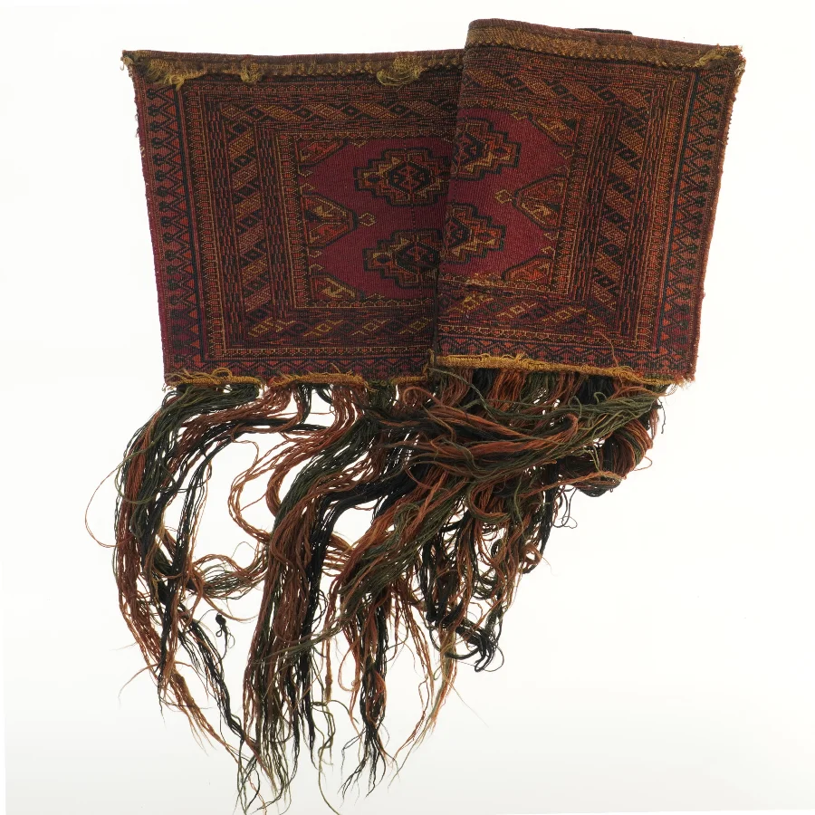 Vævet dekorativ tæppe med frynser (str. 97x32 cm)