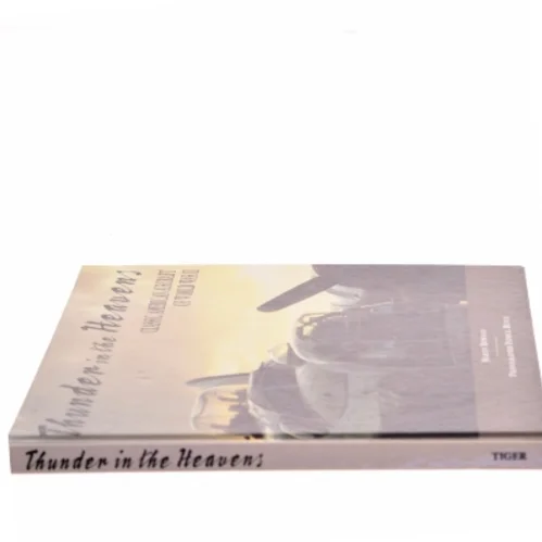 Thunder in the heavens : classic American aircraft of World War II (Bog)