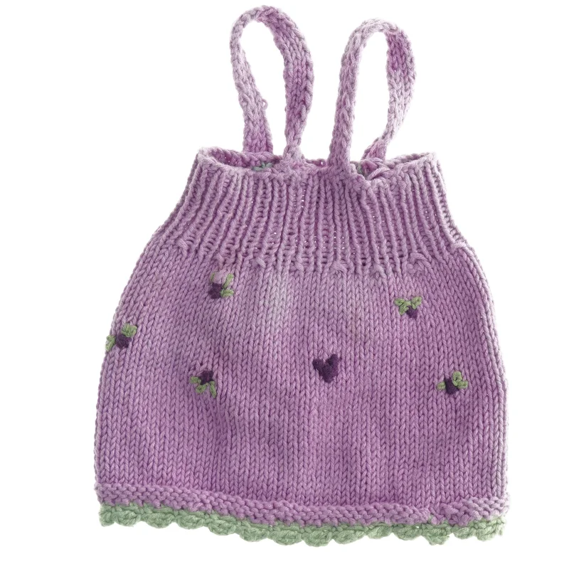 Strikket dukkekjole (str. Længde, 20 cm. b. 18 cm)
