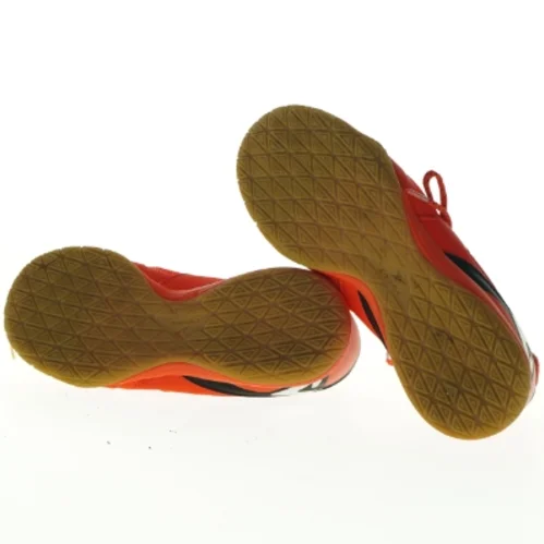 Indendørs sportssko (str. 34)