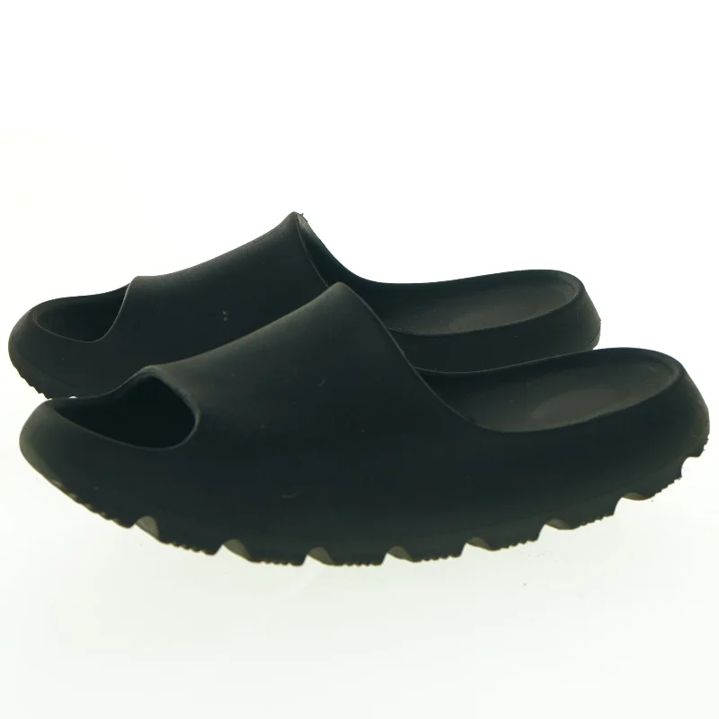 Sorte badesandaler (str. 36)