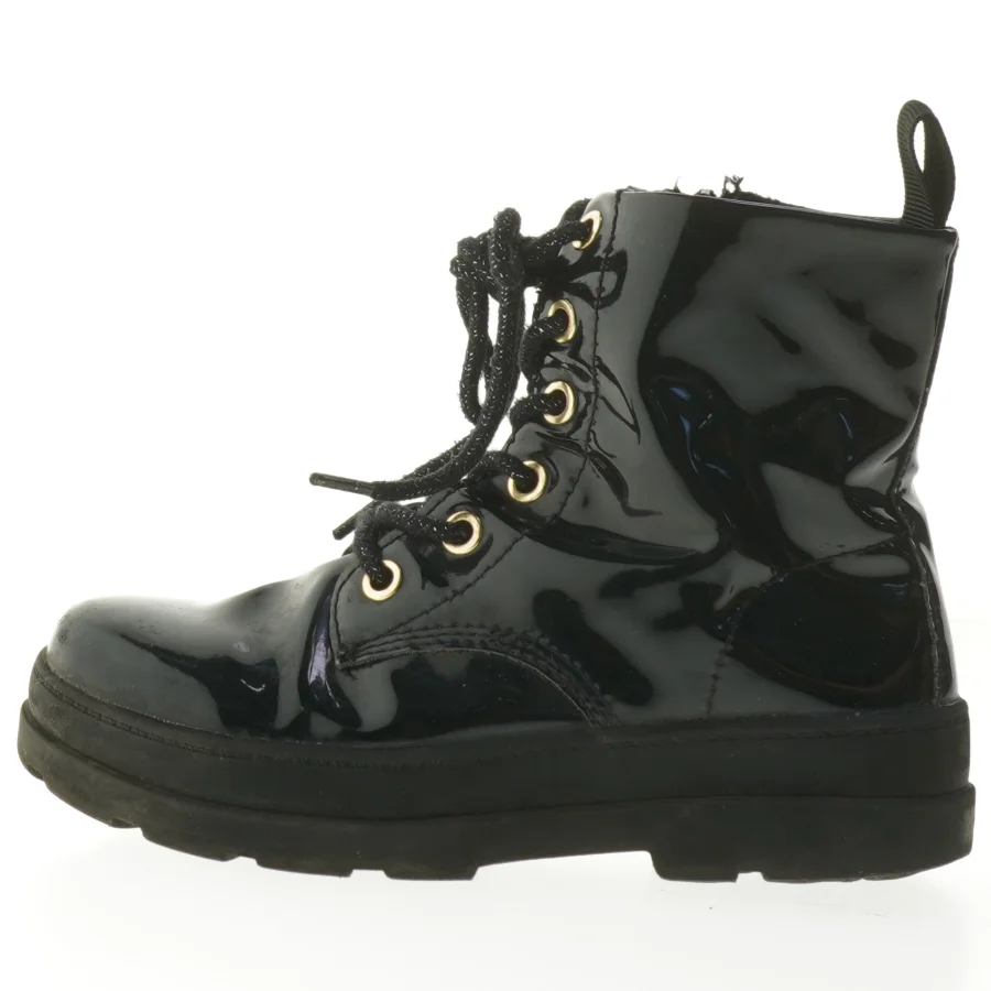 Støvler i lak til børn fra H&M (str. 31 )