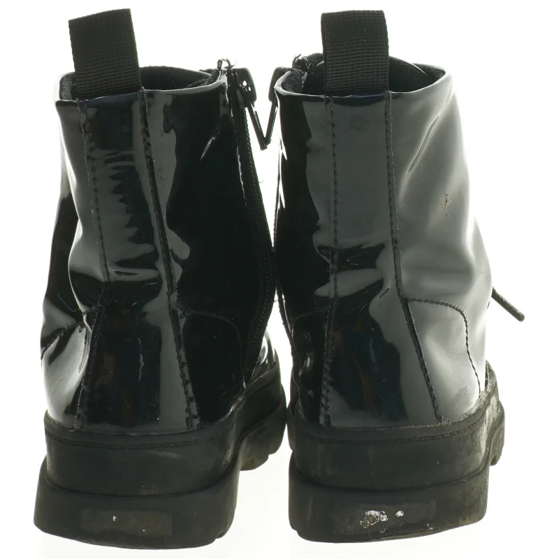 Støvler i lak til børn fra H&M (str. 31 )