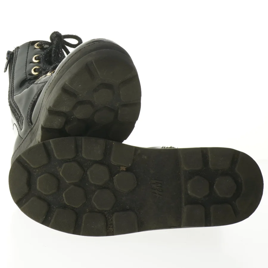 Støvler i lak til børn fra H&M (str. 31 )