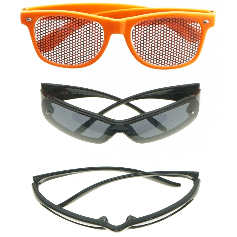 Tre solbriller (str. 8-15 cm)