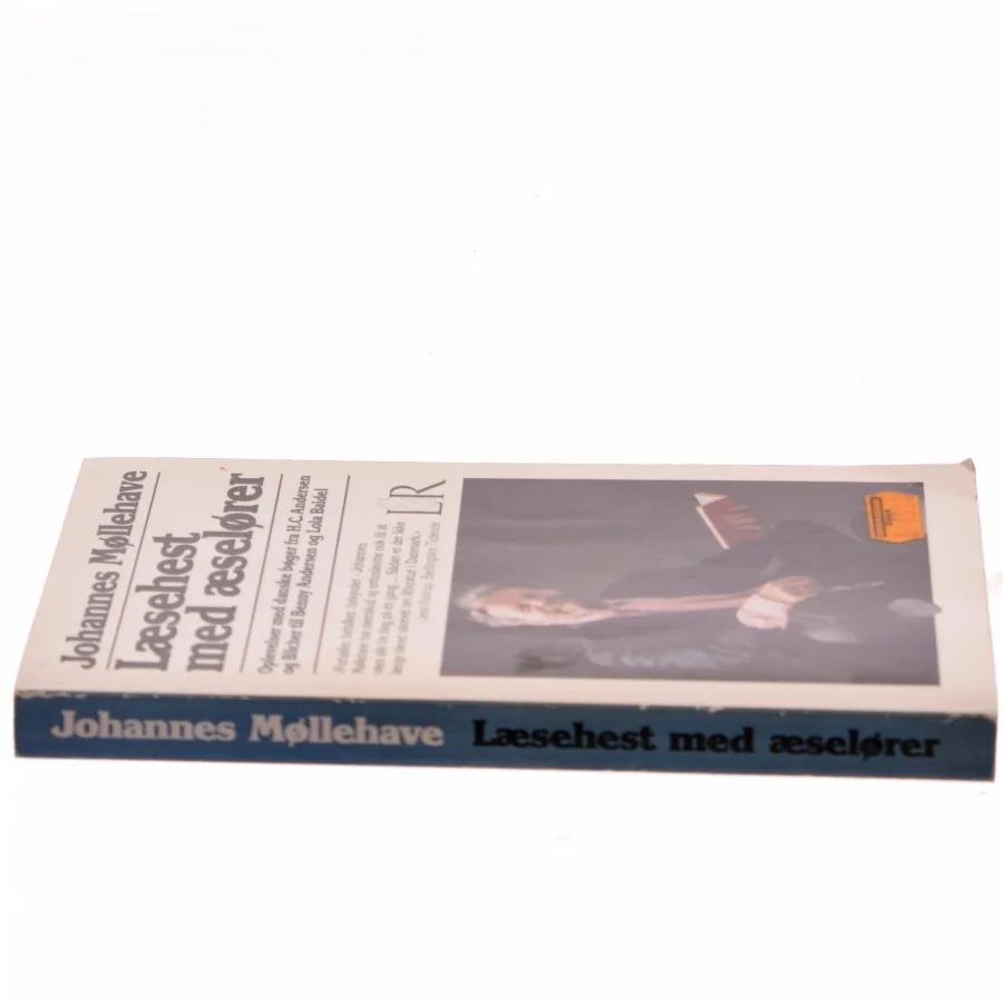 Læsehest med æselører : oplevelser med danske bøger fra H.C. Andersen og Blicher til Benny Andersen og Lola Baidel af Johannes Møllehave (Bog)