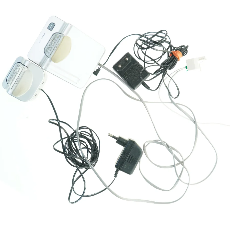Philips trådløse telefoner med ladestation og kurv fra Philips (str. 15x5 cm)
