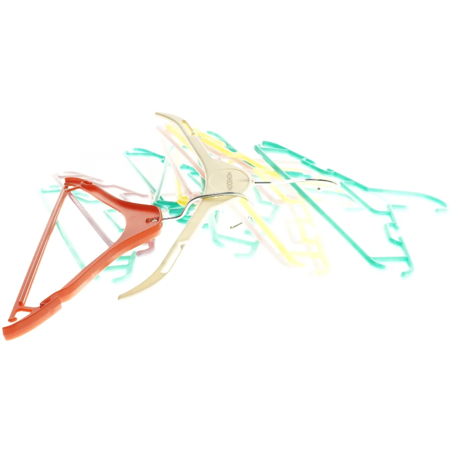 Sæt af tøjhængere (str. 16x29 cm)