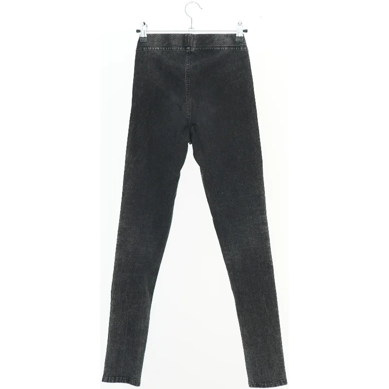 Sort jegging med syninger fra H&M (str. 158)
