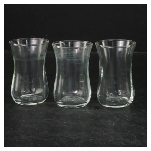 Sæt af 3 glas (str. 8 cm. 3 styk)