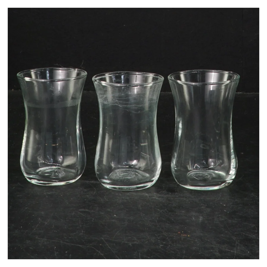 Sæt af 3 glas (str. 8 cm. 3 styk)