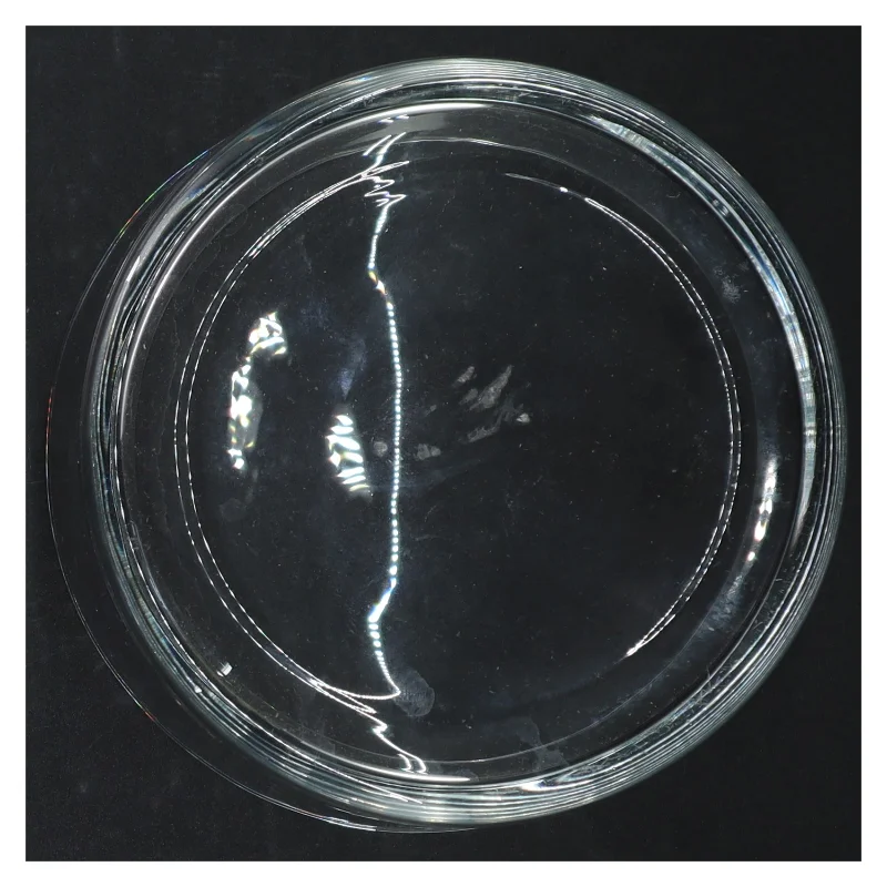 Gennemsigtig glasskål (str. H 8 cm. ø. 15 cm)