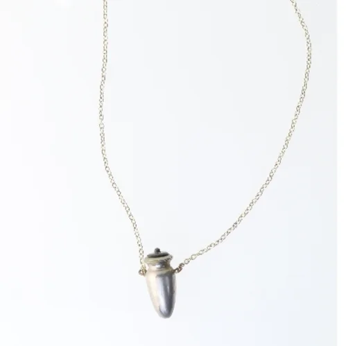 Halskæde med vedhæng (str. 72 cm)