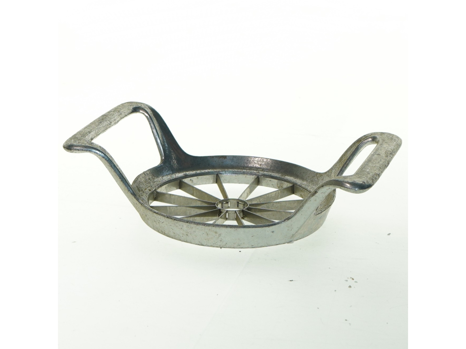Æbleskærer i metal (str. 17x11 cm)
