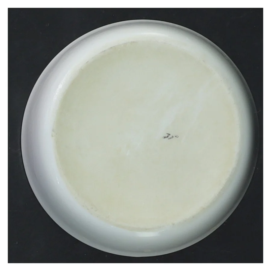 Dekorativ porcelænsskål med guldkant (str. 9x3 cm)